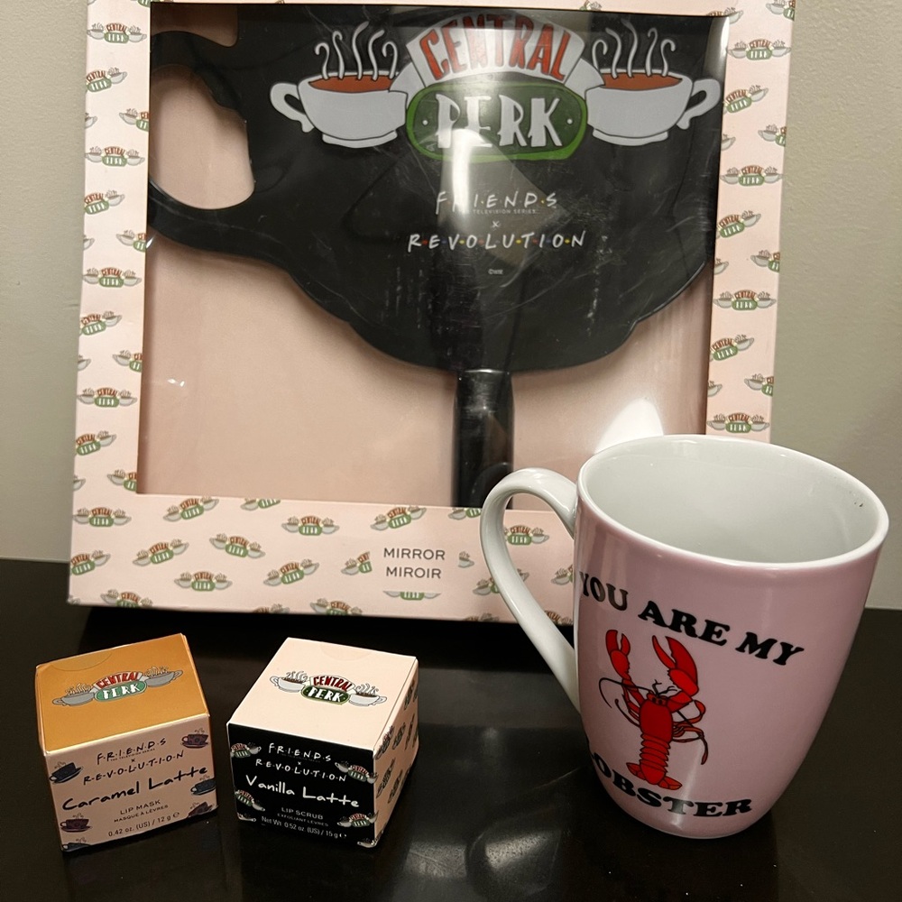 F-R-I-E-N-D-S Revolution Bundle Mirror 2, Lip Masks & You Are My Lobster Mug